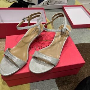 Silver sparkly strappy dress sandals size 9M